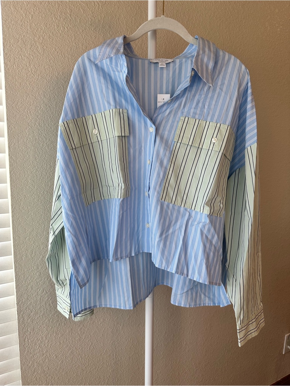 Ann Taylor weekend collection blue & green oversized cropped button down XL